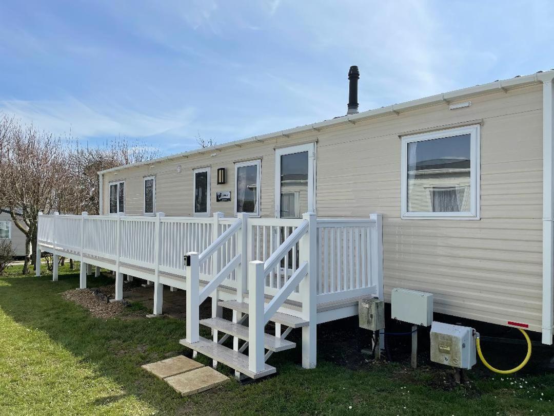 Emma'S Oasis 4-Bedroom Caravan At Durdle Door West Lulworth Exterior photo